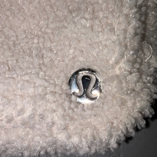 Lululemon Strawberry Ivory Plush Sherpa Fleece 1L Everywhere Belt Bag Fanny Pack Waist Pack Bag - Image 2