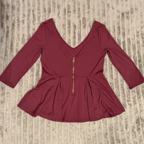 Victoria's Secret Burgundy V-Neck Peplum Top Gold Back Zip 3/4 Sleeve Small - Image 7