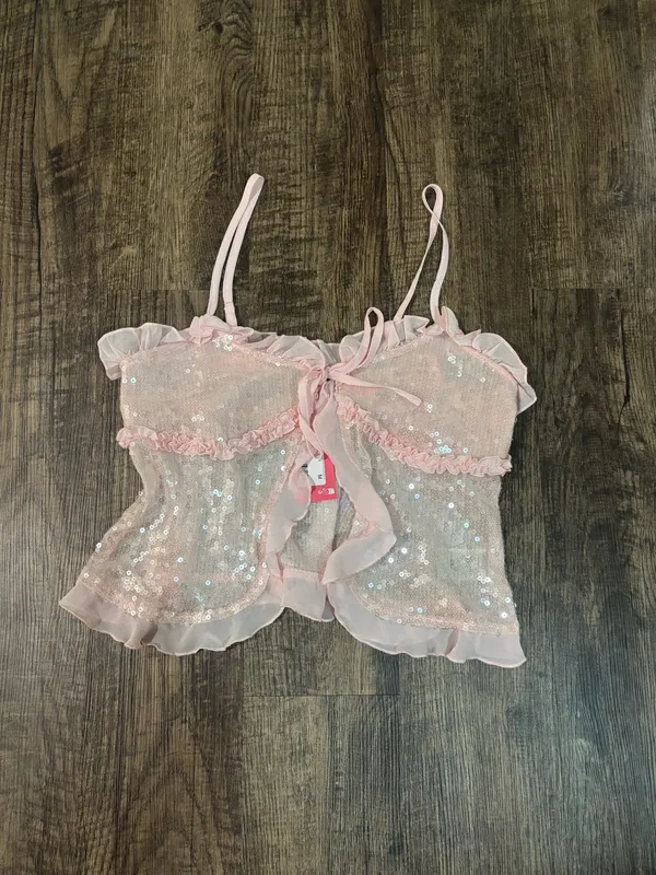 sequin ruffle split front top in light pink - Image 3