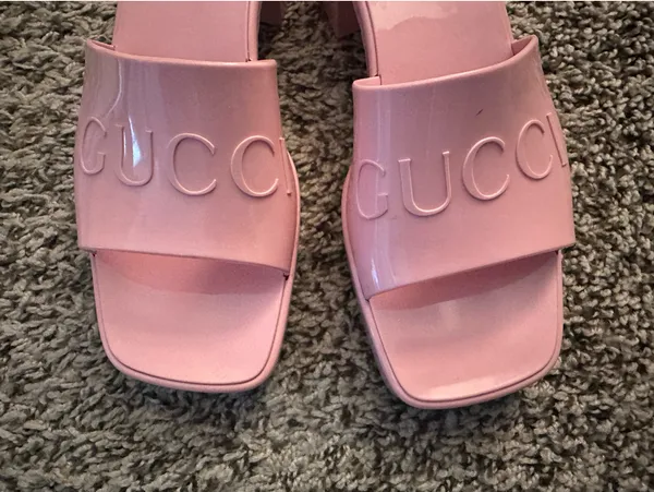 Gucci pink jelly sandals size 9 - Image 5