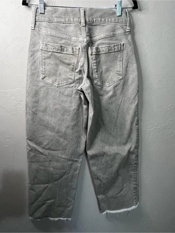 Banana Republic High Rise Wide Leg Cropped Raw Hem Gray Beige Wash Denim Jeans - Image 9