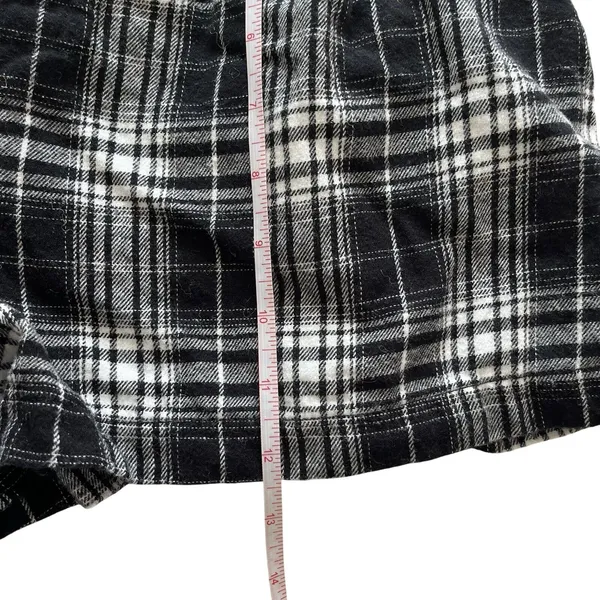 Altar'd State Shorts Juniors M Black White Plaid High Rise Pockets Casual - Image 6