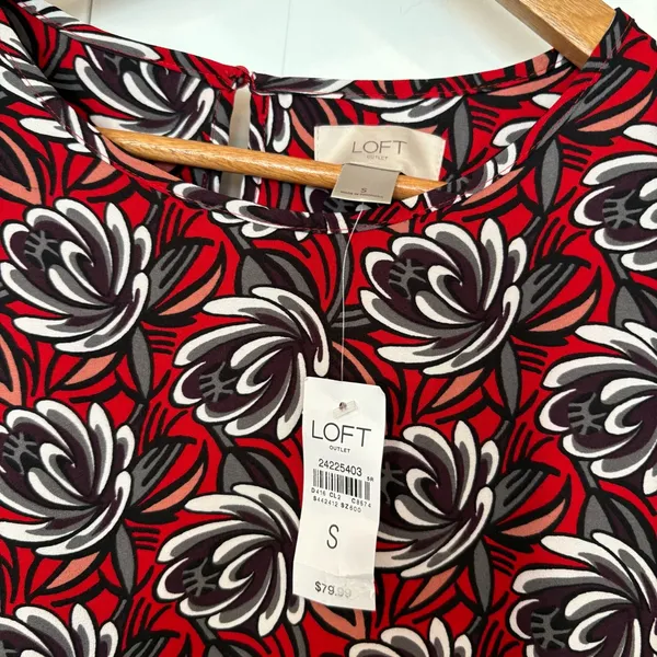 Loft Outlet Red Floral‎ Dress Size Small - Image 4