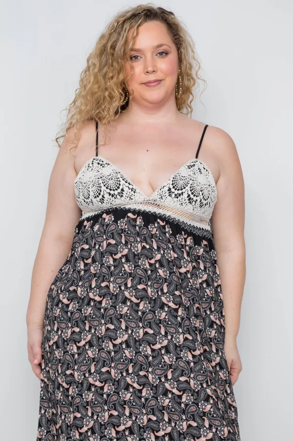 Boutique Plus Black Paisley & Crochet Maxi Dress 1X - Image 4