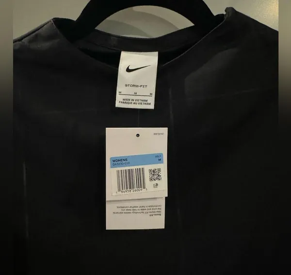 Nike storm pullover. Great for baseball/softball! Women’s medium! - Image 2