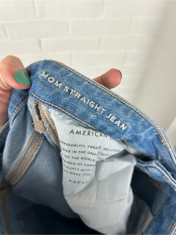American Eagle Distressed Light Wash Mom Straight Jeans Size 4 - Image 3