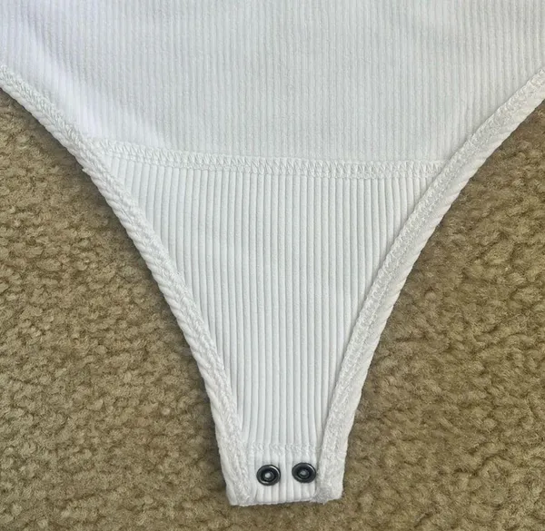 Abercrombie & Fitch White Ribbed Tank Bodysuit in Women's Medium - Image 4