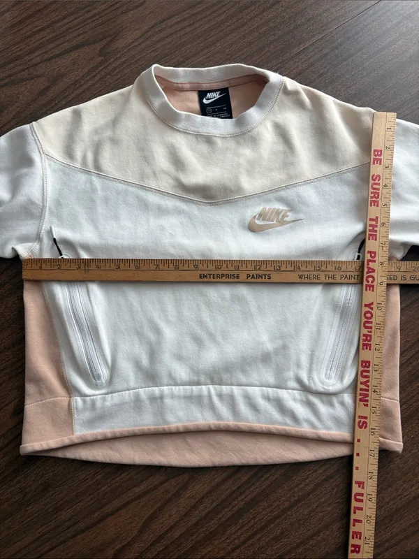 Nike Small Cream and Rose Gold Colorblock Crewneck Crop Sweatshirt - Image 4