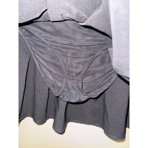 Edikted Black Pleated Tennis Skort Mini Skirt with Built-in Shorts M Goth Preppy - Image 2