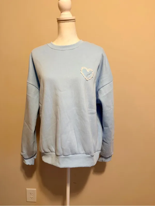 NWT Edikted Love Oversized Sweatshirt light blue size medium - Image 7