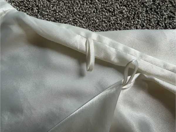Vintage Victoria’s Secret Ivory Satin Lace Bridal Robe O/S 90s - Image 10