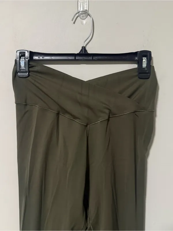 Aerie 7/8 Crossover Legging Large in Olive Green - Image 3