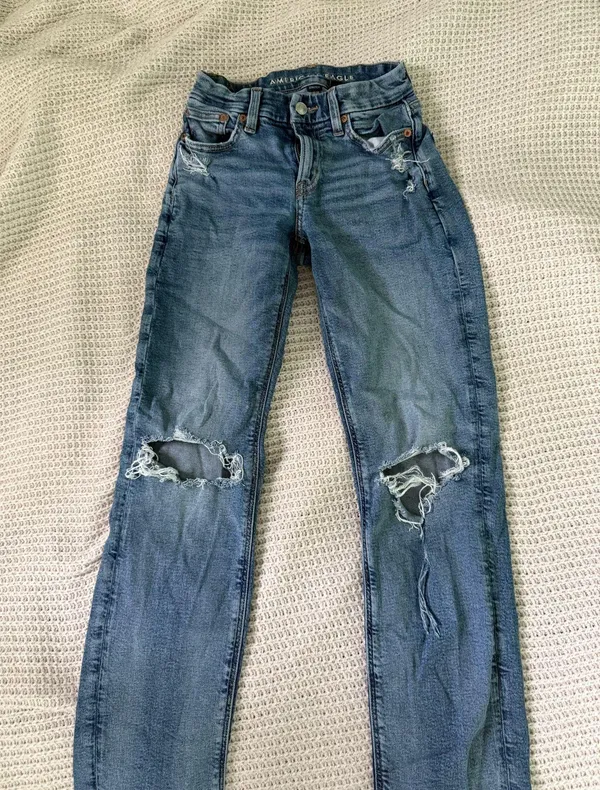 American Eagle Low-Rise Jeans - Image 2