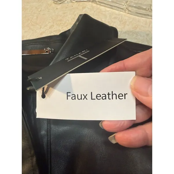 Tahari faux leather Snap-front jacket Sz M NWT - Image 9
