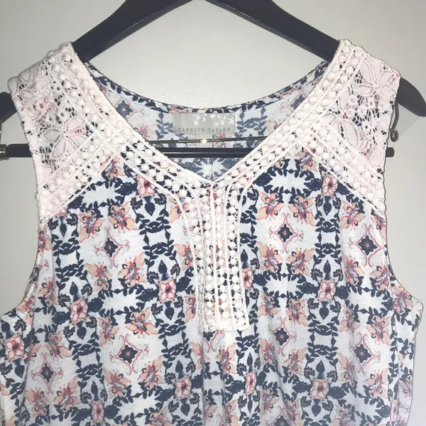 Carolyn Taylor floral tank top with lace L - Image 3