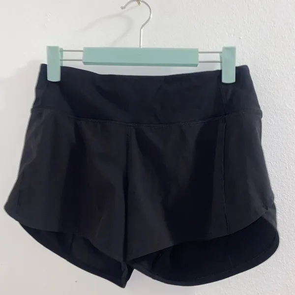 Lululemon Black speed up short women’s size 4 - Image 3