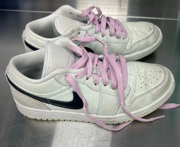 Nike air Jordan 1 low woman’s 7 SE Barely Green - Image 3