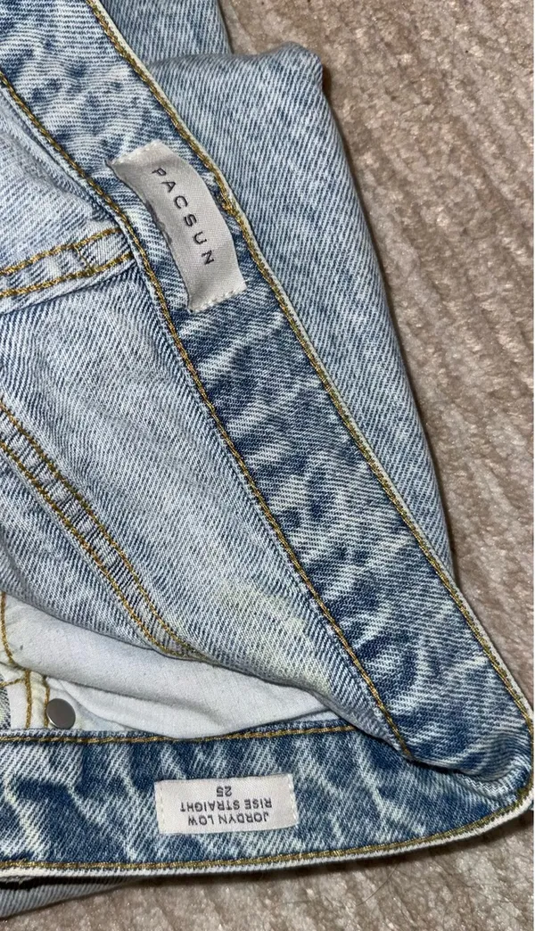 PacSun Jordyn Low-Rise Straight Jeans Light Indigo Acid Wash - Image 5