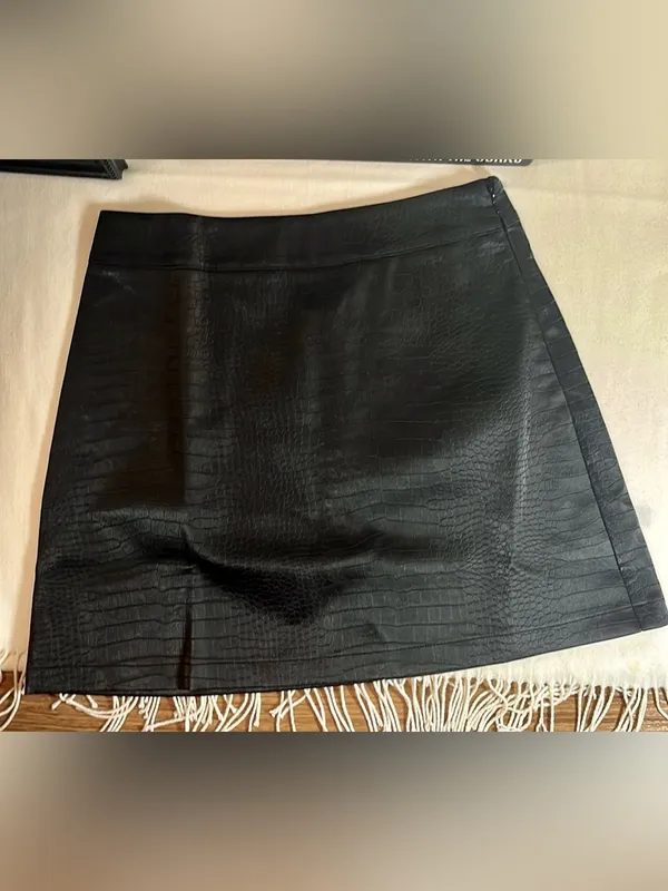 Lulus Going Boldly Black Croc Vegan Leather Mini Skirt S NWT Faux Crocodile New - Image 4