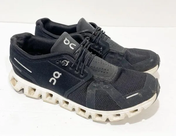 On Cloud 5 Women’s Size 8 Black White Running Sneakers Tennis Shoes Lace - Image 4