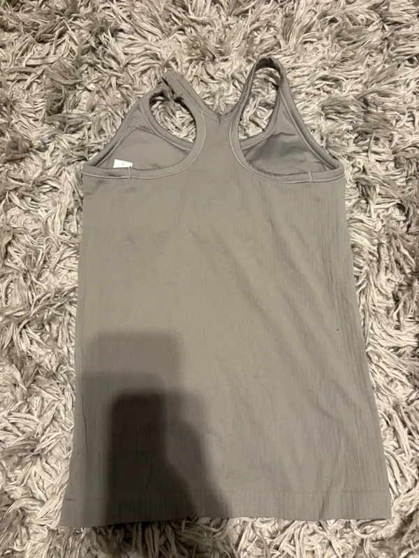 Ribbed Workout Tank Top - Image 2