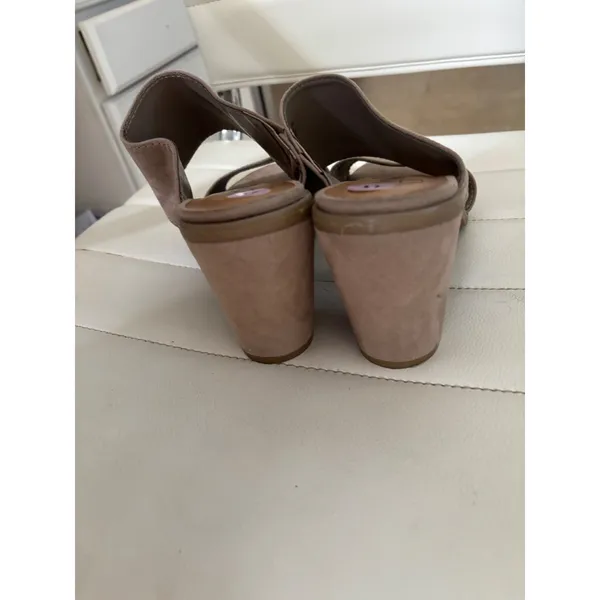 Y Not? Hope‎ Taupe Faux Suede Block Heel Mules Sandals Womens 11M Mauve Open Toe - Image 3