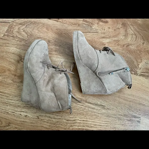 DV Dolce Vita wedge heel ankle booties‎ - Image 12