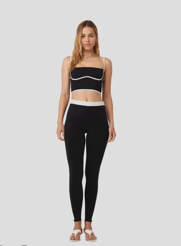 Alo Yoga Set Airlift Bra Leggings - Image 3