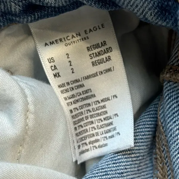 American Eagle Outfitters • Light Wash Destructed Mom Jeans - Image 5