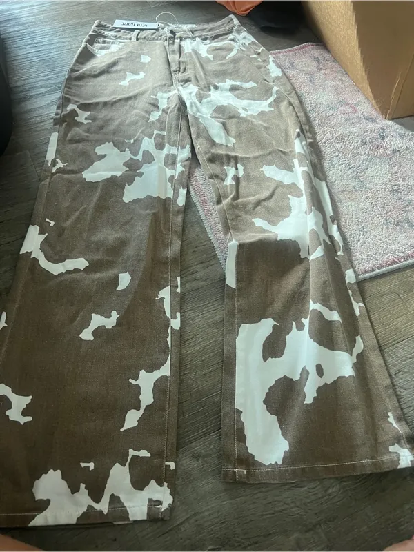 NWT 12th Tribe cow print jeans size small - Image 15