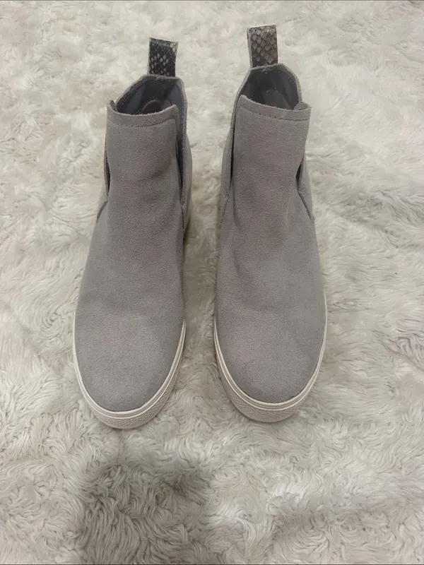 Dolce Vita Grey Suede Slip-On Wedge Sneakers Woman’s Size 6.5 - Image 2
