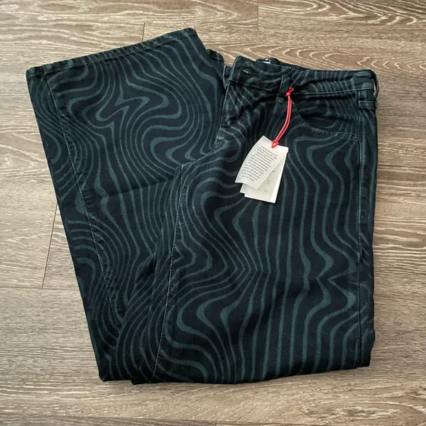 Urban Outfitters NWT BDG Marbel Puddle High Waisted Wide Leg Jeans - Image 3
