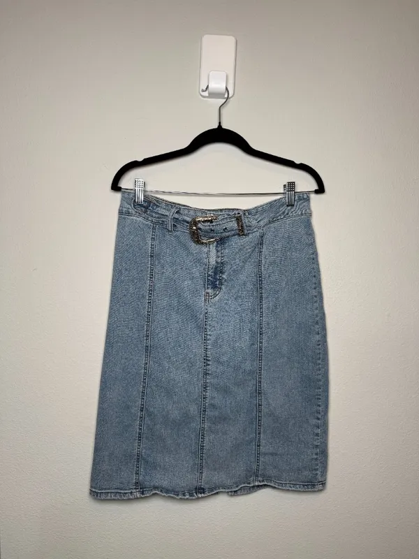 Apple Bottoms Vintage Y2K Denim Jean Skirt with Silver Belt Buckle - Image 3