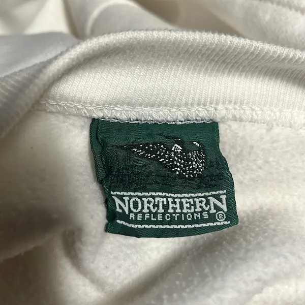 Northern Reflections VINTAGE Medium Crewneck Sweatshirt - Image 4