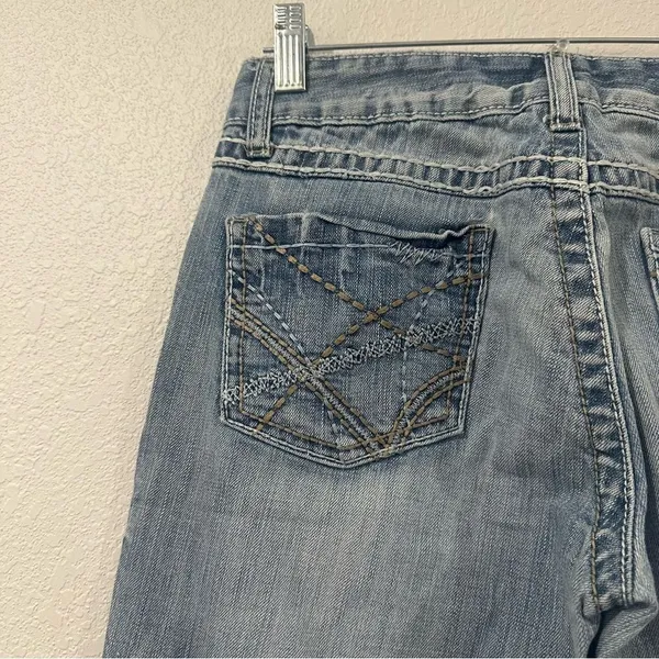 BKE Culture Bootcut Jeans Vintage Sz 28 x 31.5 Low Rise Med/Dark Wash‎ Stretch - Image 3