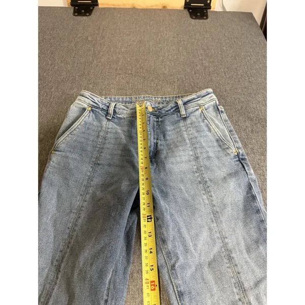 Michael Kors Women's Bootcut Light Wash Blue Denim Jeans Stretch Mid Rise Sz 6 - Image 7