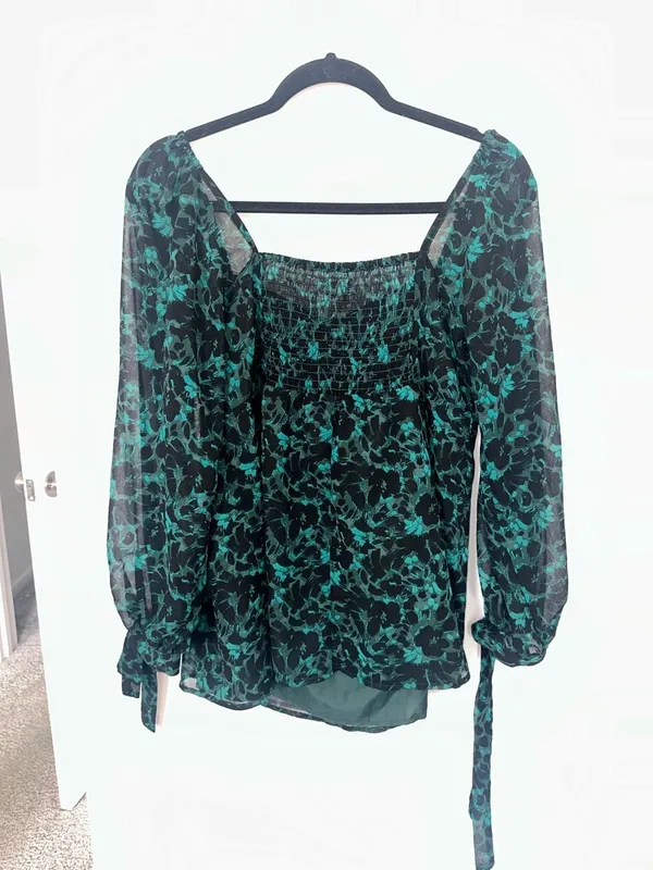 Isabel Maternity by Ingrid & Isabel Green Floral Long Sleeve Chiffon Blouse Size - Image 3