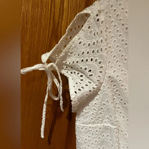 Express White Cotton Eyelet Open Tie Back Slit Sleeves Lined Romper Size‎ 4 - Image 10