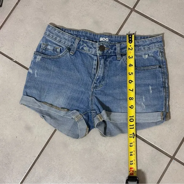 BDG Women‎ Denim Blue Mid Rise Shortie Shorts size 27. - Image 7