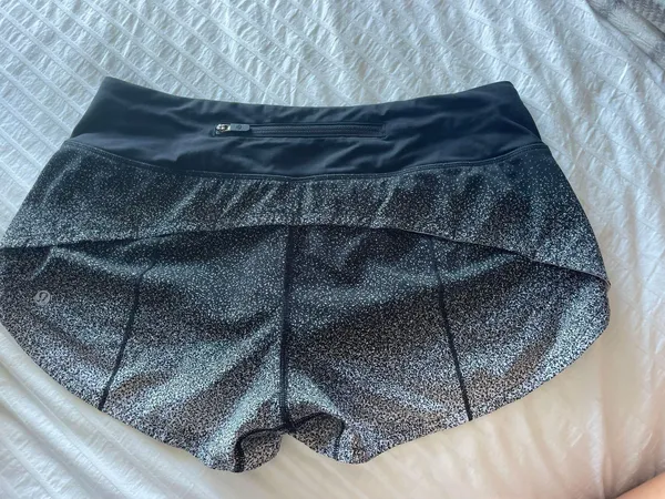 Lululemon Shorts 2.5” - Image 2