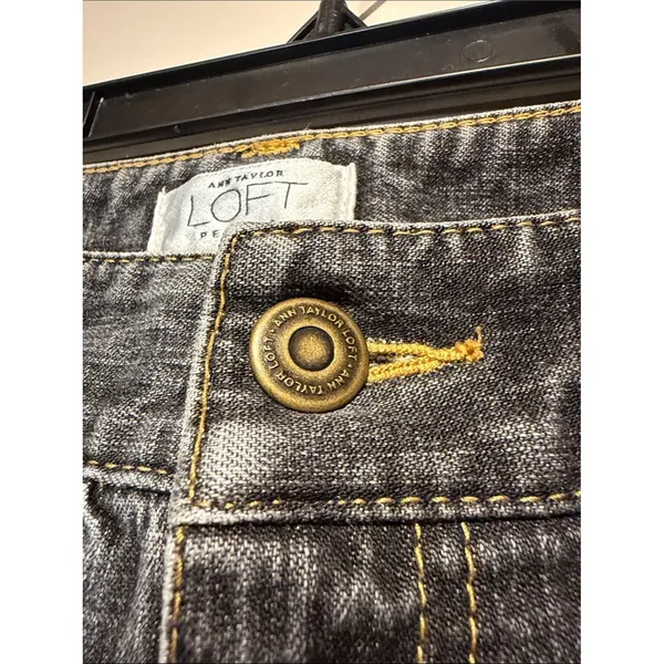 Ann Taylor LOFT Grey Flare Leg Jeans Size 6P - Image 4