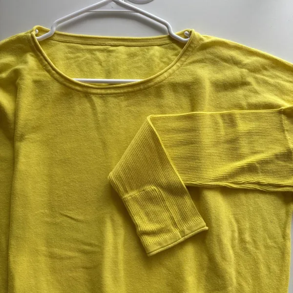 Lululemon Sweater Womens‎ XL Yellow Long Sleeve Ribbed Cuff Back Logo Curved Hem - Image 2
