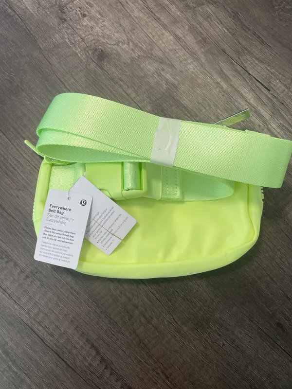 Lululemon Everywhere Belt Bag FZAP - Image 2