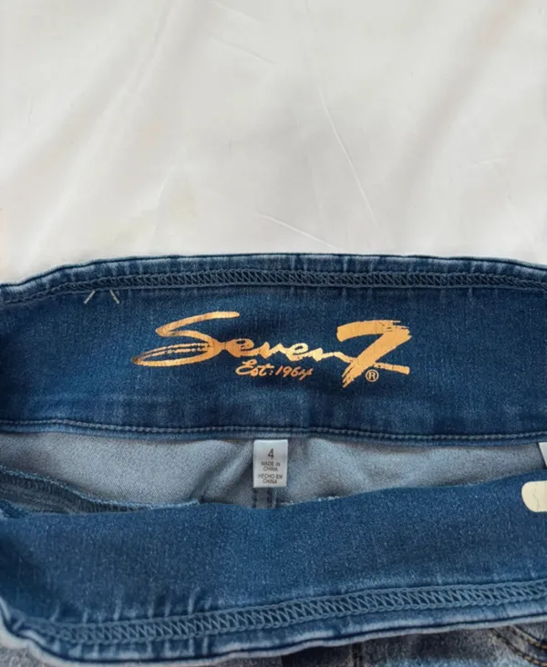 Seven7 High Rise Pull-On Denim Capris Size 4 - Image 4