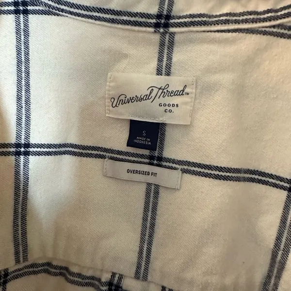 Universal Threads Beige Plaid Flannel - Image 3