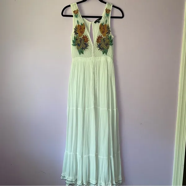 Lulu's XXS Maxi Dress White Embroidered Floral Vacation Cottage Coastal Boho - Image 3
