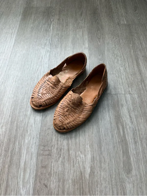 Authentic Mexican Leather Huaraches, Size 5 Tan - Image 2