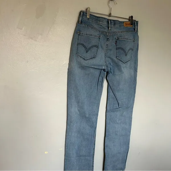 Levi’s 545 Low Waist Straight Leg Jeans Light Wash Size 8 - Image 4