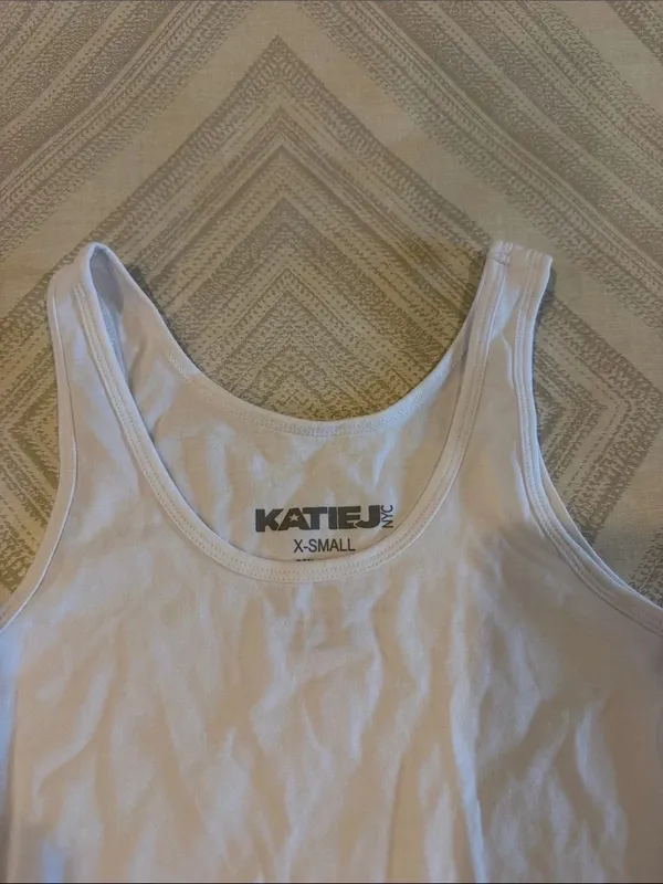 Katie J NYC White Scoop Neck Tank Top Junior XS Sleeveless Basic Casual - Image 2