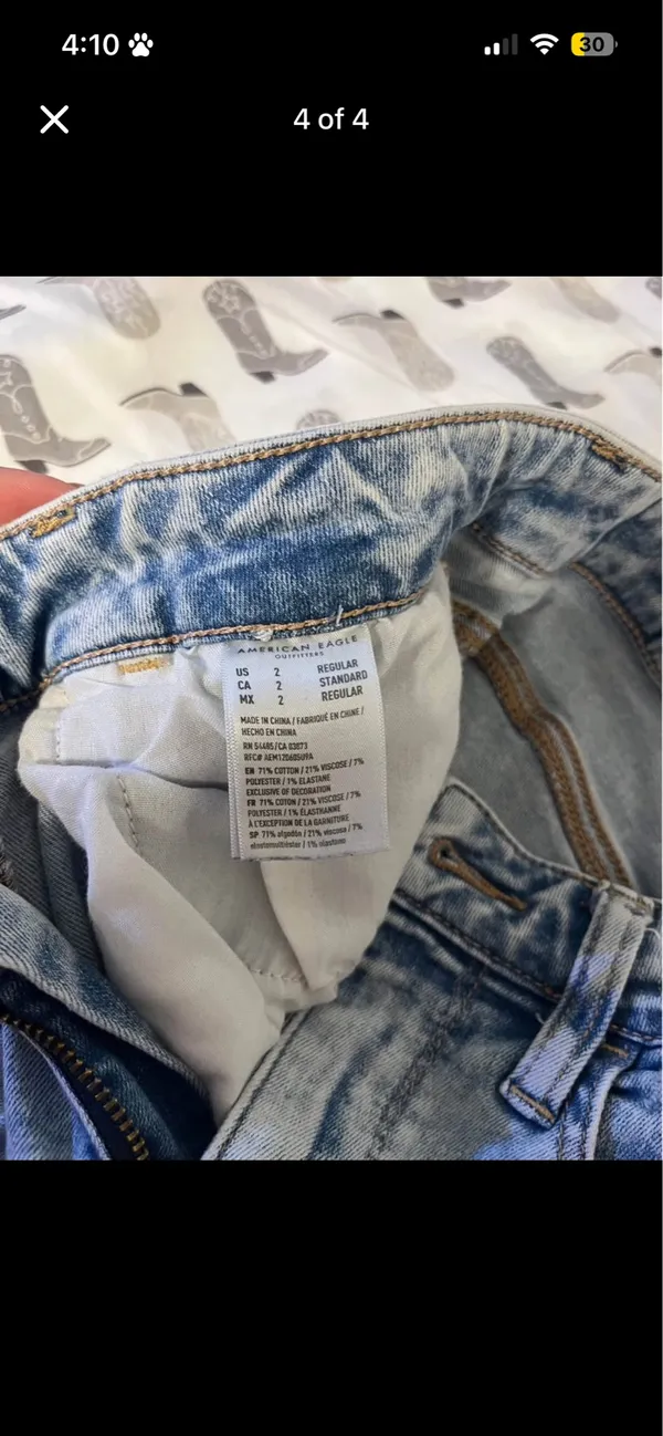 American Eagle Jeans - Image 4